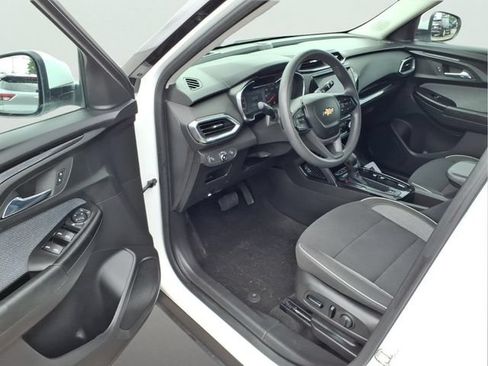Used 2022 Chevrolet TrailBlazer LT w/ Convenience Package AWD/4WD image 10