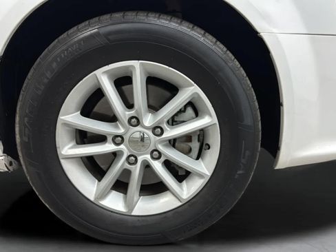 Used 2015 Dodge Grand Caravan SXT FWD image 28