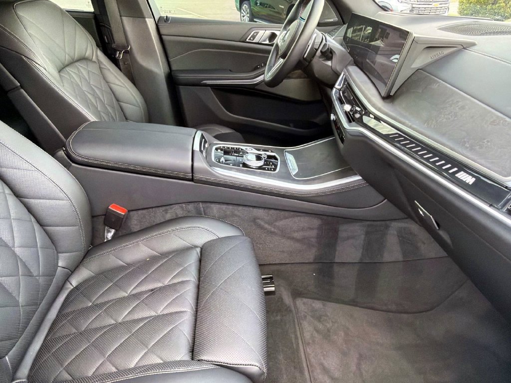 Used 2025 BMW X5 M60i AWD/4WD image 10