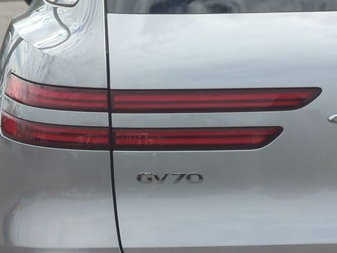 Used 2022 Genesis GV70 3.5T Sport AWD/4WD image 49