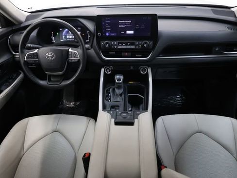 Used 2025 Toyota Grand Highlander FWD image 67