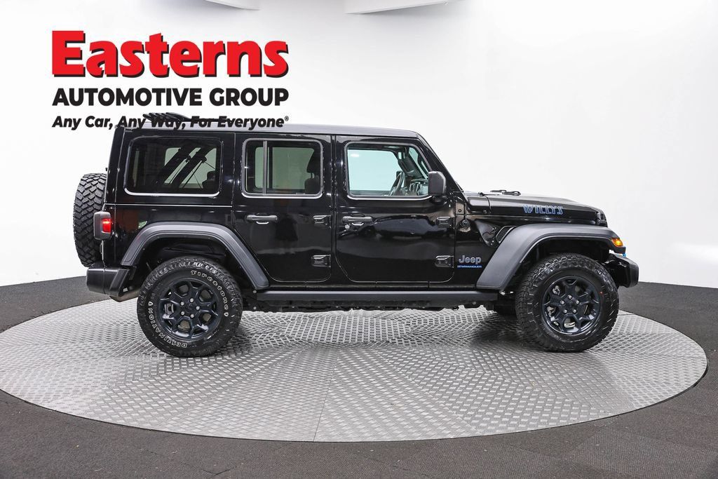 Used 2023 Jeep Wrangler Unlimited w/ Sun & Screen Package AWD/4WD image 4