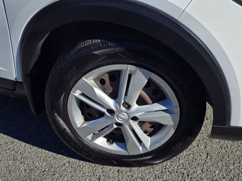 Used 2020 Nissan Kicks S image 11