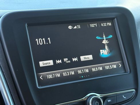 Used 2018 Chevrolet Equinox LS image 18