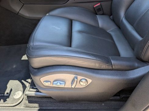 Certified 2024 Porsche Macan AWD/4WD image 21