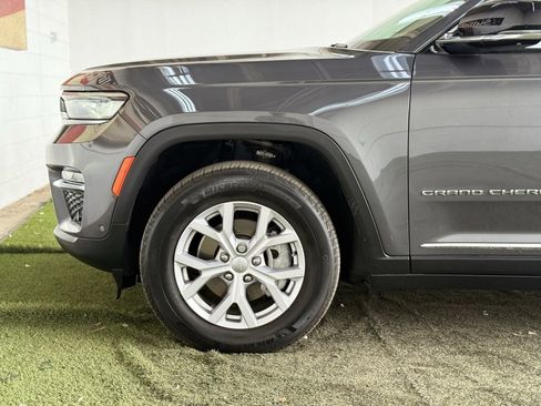 Used 2022 Jeep Grand Cherokee Limited w/ Luxury Tech Group II image 11