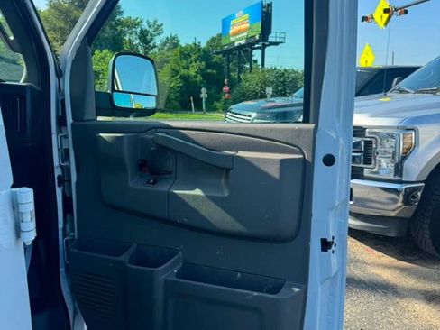 Used 2019 Chevrolet Express 2500 w/ Driver Convenience Package RWD image 18