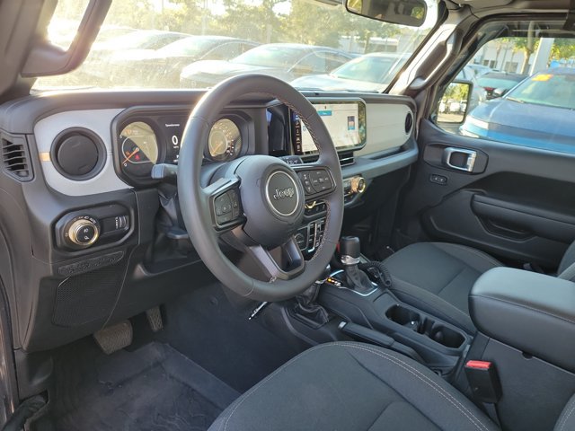 Used 2024 Jeep Gladiator Sport AWD/4WD image 15
