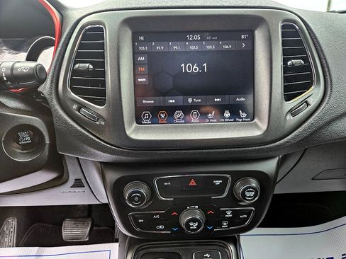 Used 2018 Jeep Compass Trailhawk w/ Cold Weather Group image 19