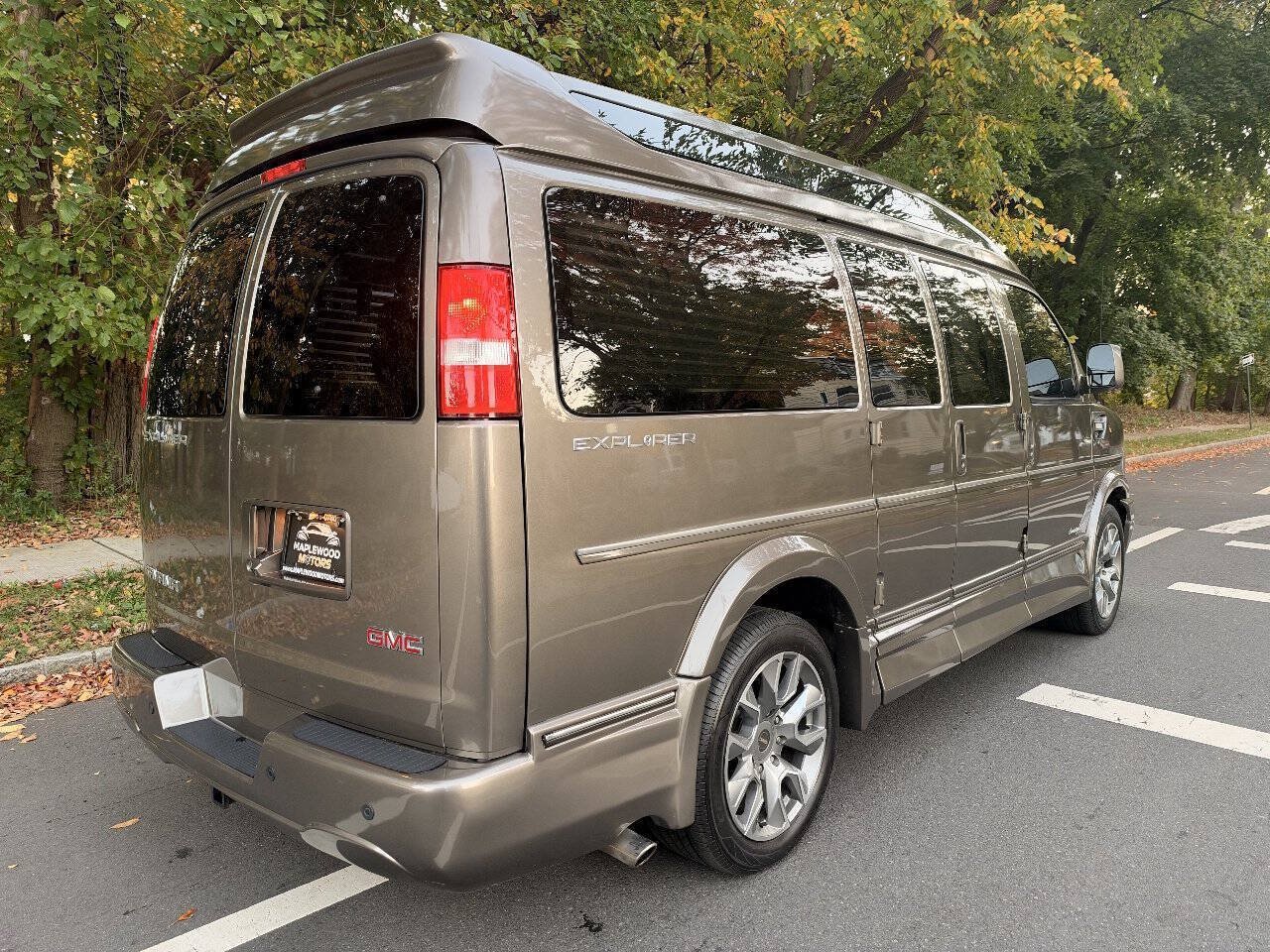 Used 2022 GMC Savana 2500 w/ Enhanced Convenience Package RWD image 5