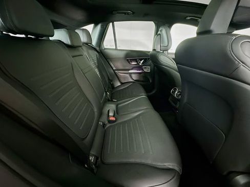 Used 2026 Mercedes-Benz GLC 300 image 27