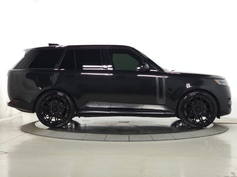 Used 2026 Land Rover Range Rover SE AWD/4WD image 9