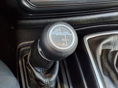 Used 2018 Jeep Wrangler Sport image 9