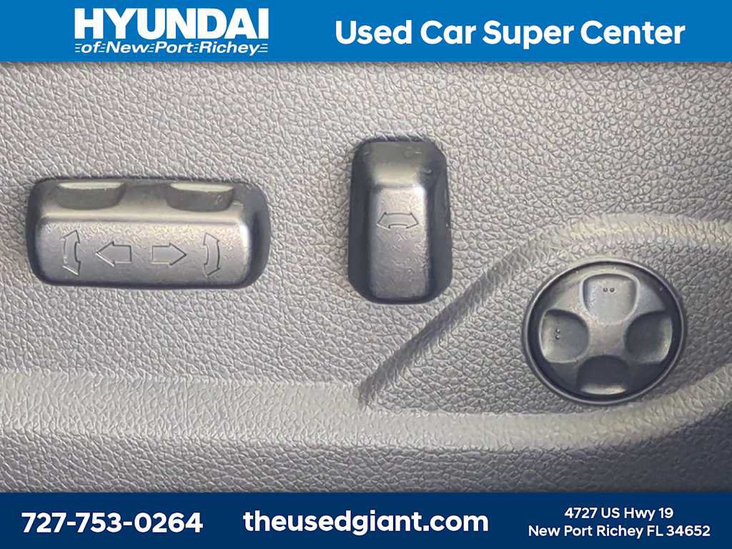 Used 2015 Hyundai Santa Fe Sport 2.0T w/ Option Group 05 FWD image 21