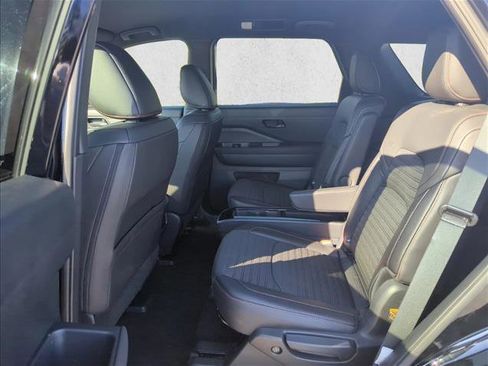 Used 2025 Nissan Pathfinder Rock Creek image 18