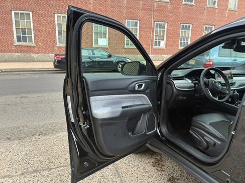 Used 2024 Jeep Compass Latitude AWD/4WD image 17
