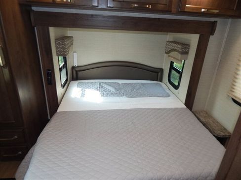 Used 2016 Mercedes-Benz Sprinter 3500 image 35