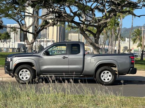 Used 2022 Nissan Frontier S w/ Technology Package image 2