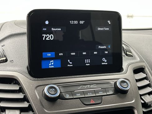 Used 2020 Ford Transit Connect XLT image 16