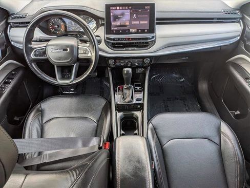 Used 2022 Jeep Compass Limited image 17