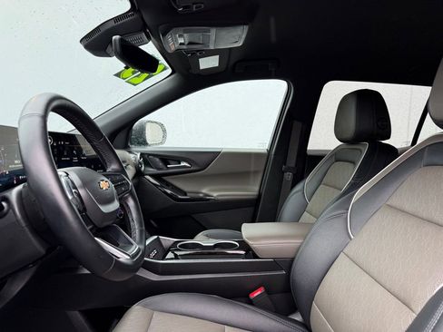 Used 2025 Chevrolet Equinox LT w/ Convenience Package II image 15