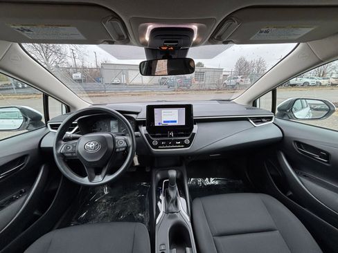 Used 2025 Toyota Corolla LE image 32