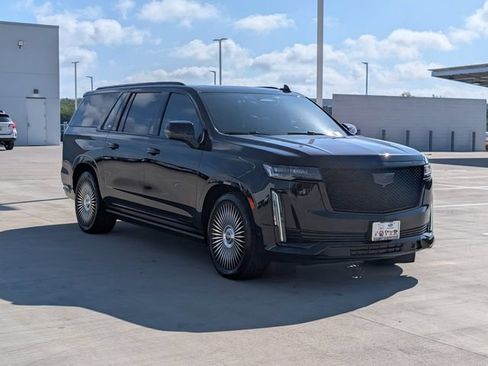 Used 2022 Cadillac Escalade ESV Sport Platinum AWD/4WD image 7