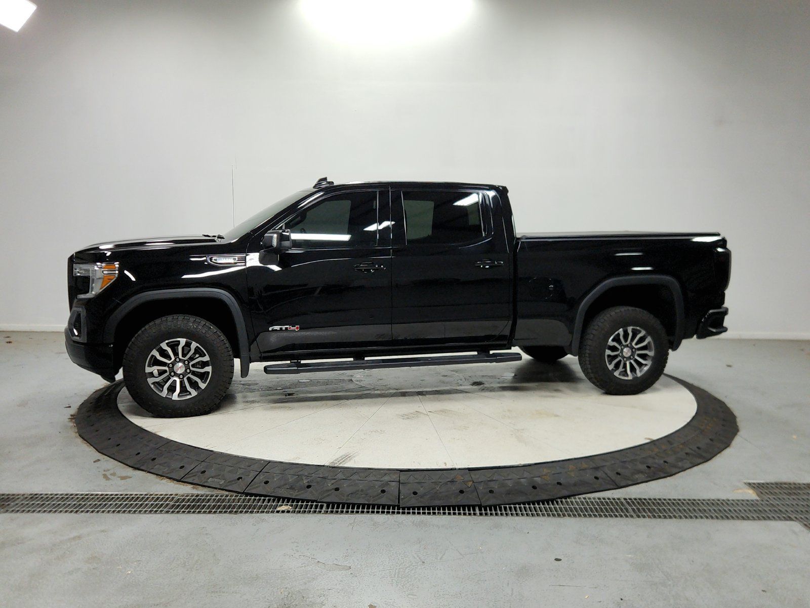 Used 2020 GMC Sierra 1500 AT4 AWD/4WD image 5