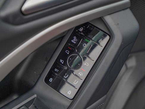 New 2025 Audi Q5 Premium Plus image 17