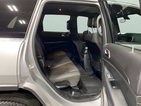 Used 2018 Jeep Grand Cherokee Laredo AWD/4WD image 27