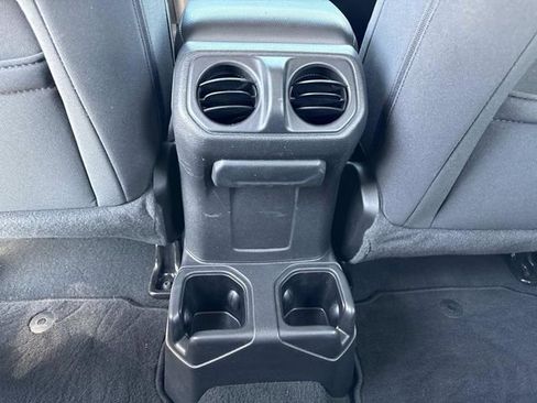 Used 2022 Jeep Wrangler Unlimited Sport image 29