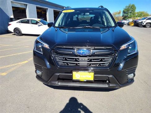 Used 2022 Subaru Forester Premium image 3
