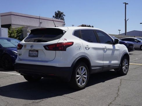 Used 2019 Nissan Rogue Sport S w/ Appearance Package image 4