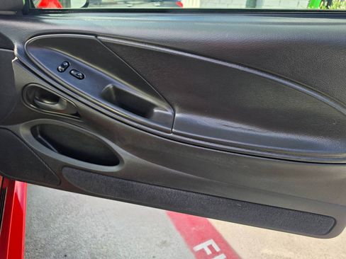 Used 2000 Ford Mustang Convertible RWD image 25