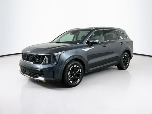 Used 2024 Kia Sorento S FWD image 3