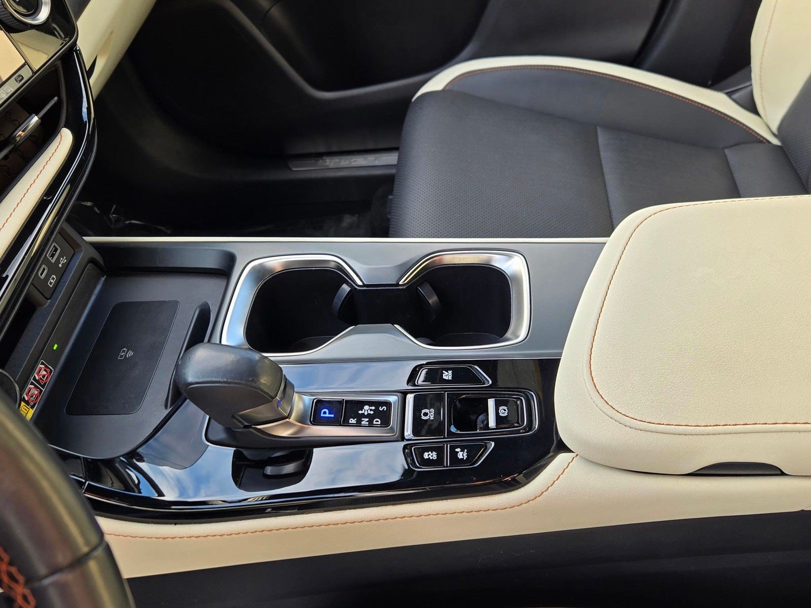 Used 2024 Lexus NX 350h AWD image 19