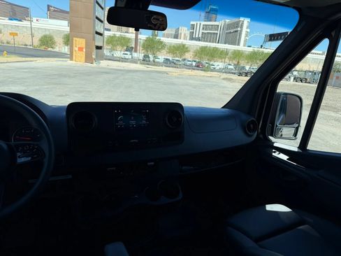Used 2022 Mercedes-Benz Sprinter 3500 image 27