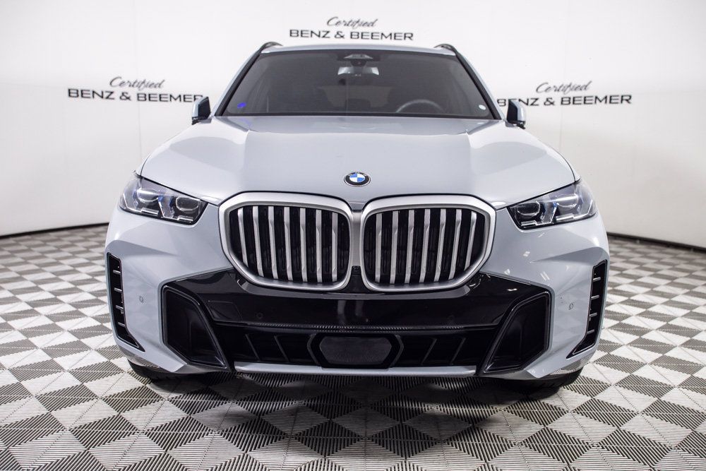 Used 2025 BMW X5 sDrive40i w/ M Sport Package RWD image 5
