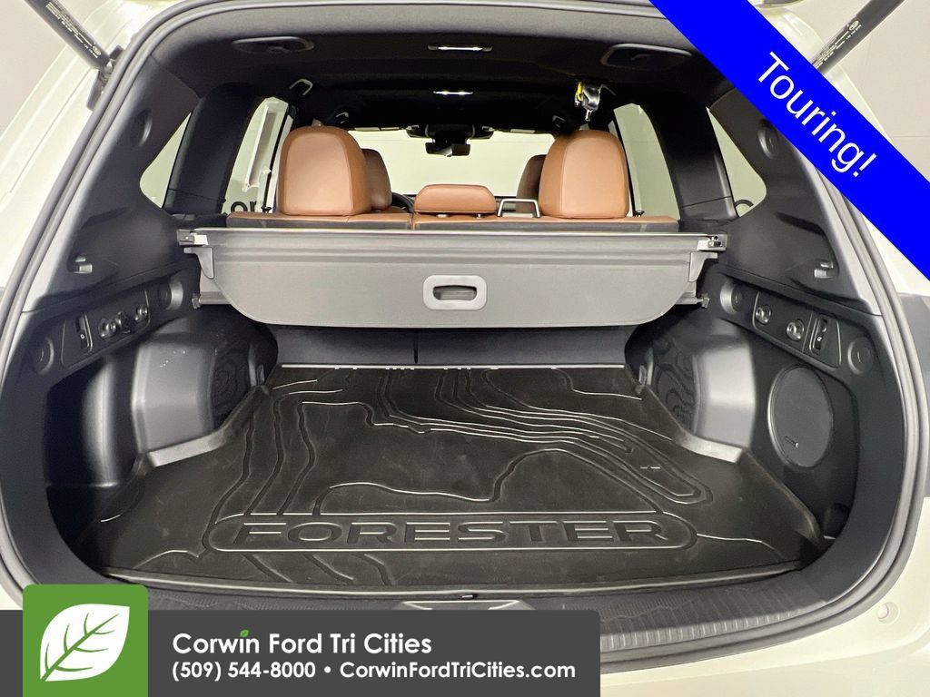 Used 2025 Subaru Forester Touring AWD/4WD image 15