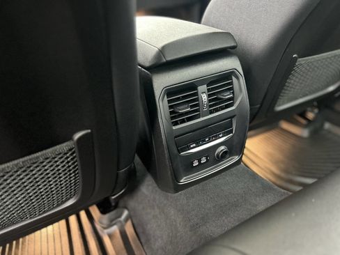 Used 2020 BMW 330i xDrive 330i xDrive AWD 4dr Sedan w/ Premium Package image 19