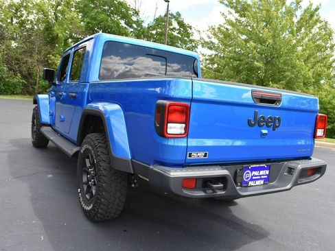 Used 2025 Jeep Gladiator Sport AWD/4WD image 8