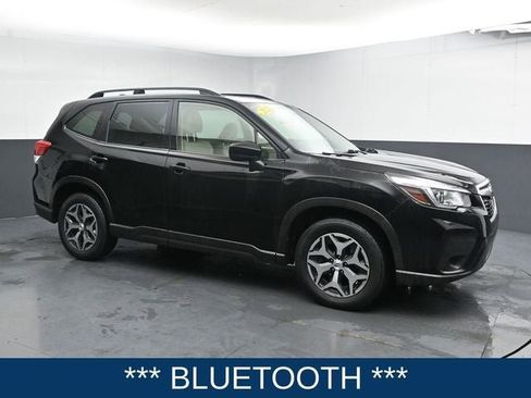 Used 2020 Subaru Forester Premium image 3