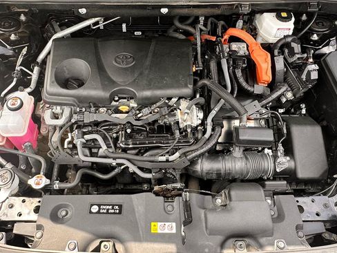 Used 2022 Toyota RAV4 LE AWD/4WD image 19