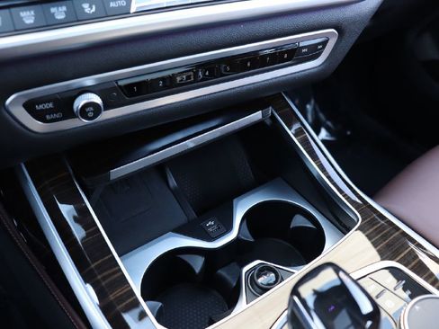 Used 2020 BMW X7 M50i w/ Cold Weather Package image 63