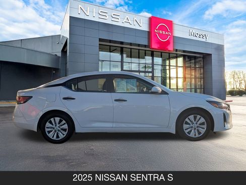 Used 2025 Nissan Sentra S image 6