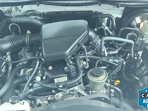 Used 2019 Toyota Tacoma SR image 30