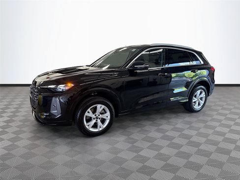 Certified 2025 Audi Q5 Premium w/ Convenience Package AWD/4WD image 3