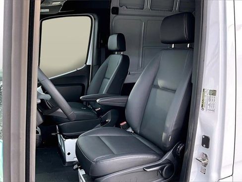 New 2025 Mercedes-Benz Sprinter 2500 image 12