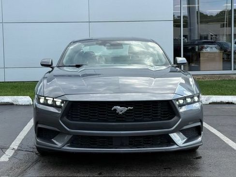 Used 2025 Ford Mustang Premium RWD image 3
