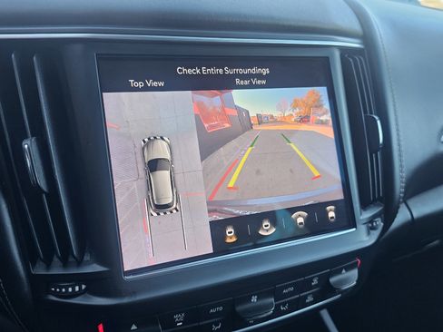 Used 2021 Maserati Levante GranLusso image 41